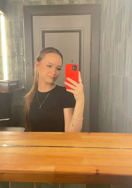 Кристина из Ростова-на-Дону, ищу на сайте приятное времяпровождение