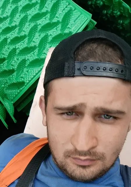 Я Григорий, 28, из Новокузнецка, ищу знакомство для приятного времяпровождения