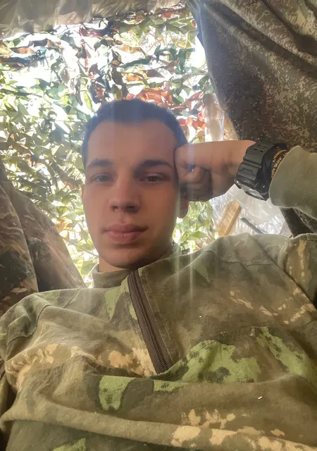 Я Артем, 23, из Шебекина, ищу знакомство для открытые отношения