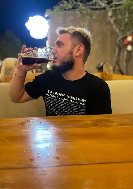 Александр из Геленджика, мне 25, познакомлюсь на одну ночь