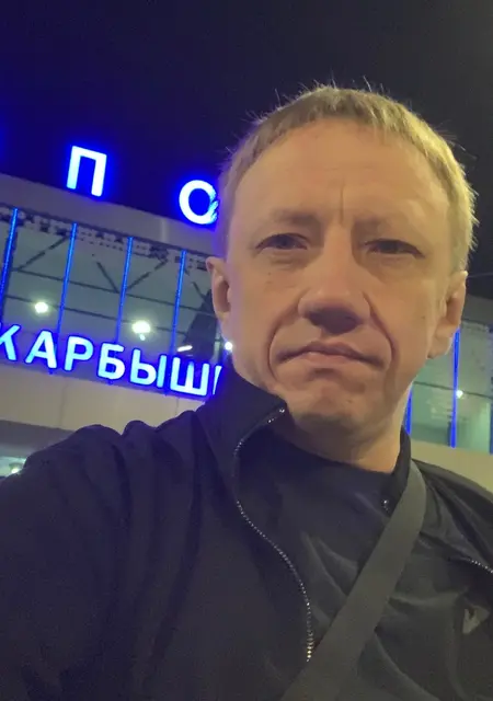 Максим из Новомосковска, мне 41, познакомлюсь для приятного времяпровождения