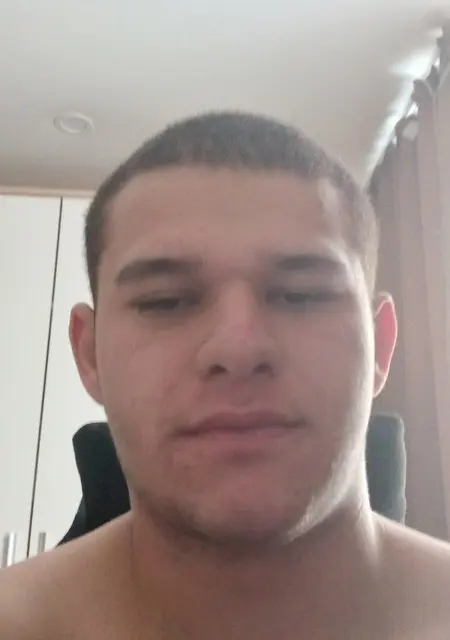 Я Денис, 20, знакомлюсь на одну ночь в Барнауле