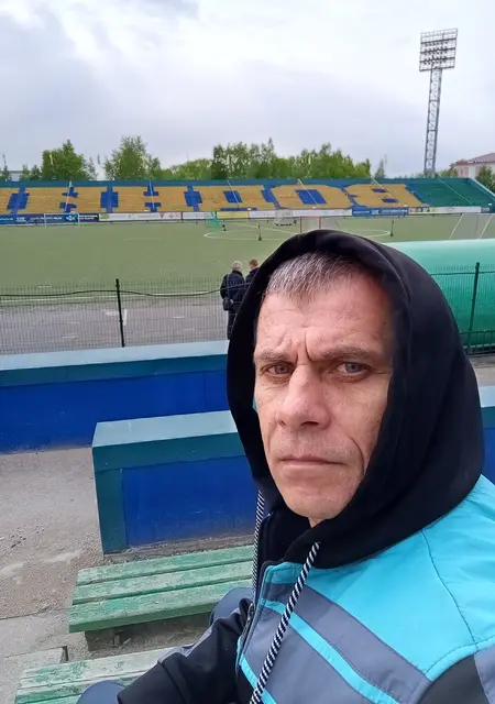 Я Денис, 51, знакомлюсь на одну ночь в Брянске