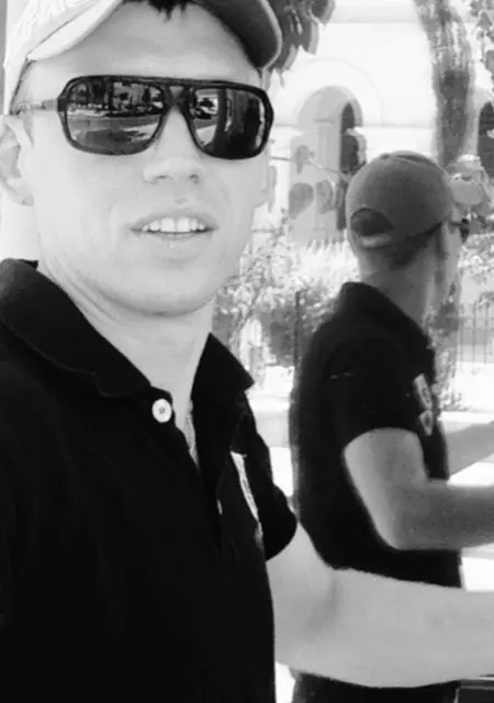 Карлос из Симферополя, ищу на сайте знакомства без обязательств