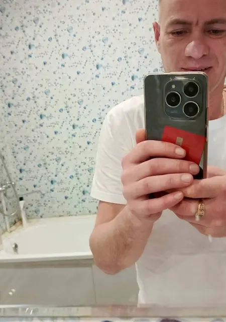 Андрей из Ленска, мне 38, познакомлюсь на одну ночь