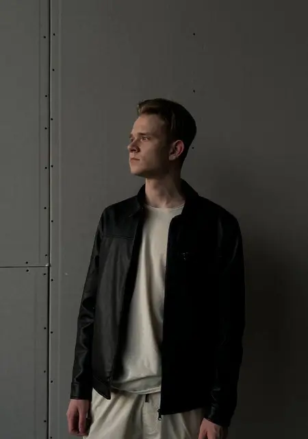 Я Алексей, 19, из Тольятти, ищу знакомство для совместных путешествий