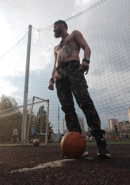 Я Майкл, 42, из Санкт-Петербурга, ищу знакомства без обязательств