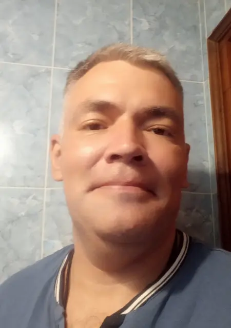 Я Артем, 42, знакомлюсь без обязательств в Томске