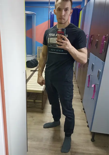 Максим из Челябинска, мне 30, познакомлюсь для общения