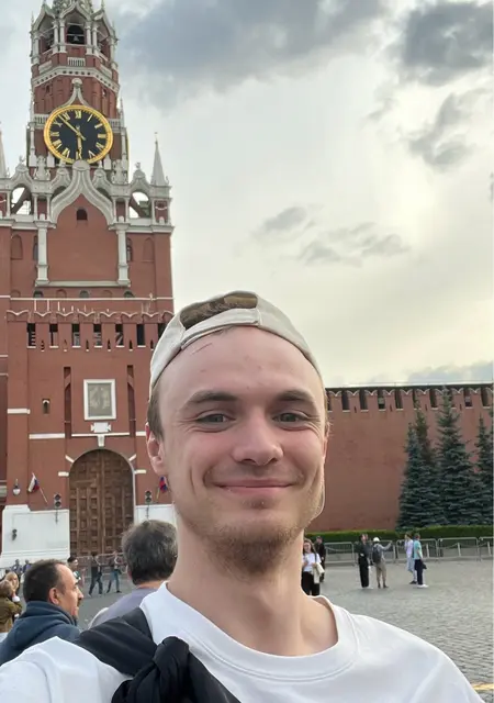 Nikita из Бронниц, ищу на сайте приятное времяпровождение