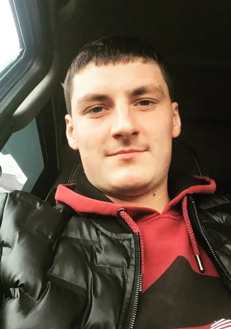 Я Денис, 28, из Кургана, ищу знакомства на одну ночь