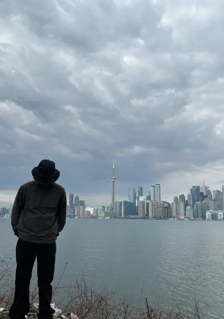 Я Иван, 21, из Симферополя, ищу знакомство для общения