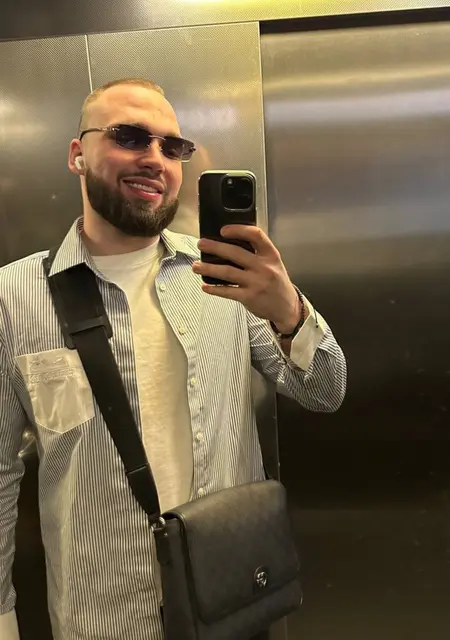 Артём из Краснодара, мне 24, познакомлюсь без обязательств