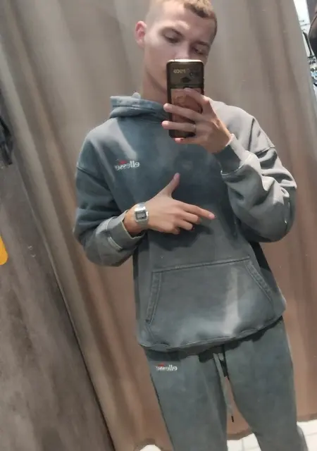 Я Лип, 18, знакомлюсь без обязательств в Воронеже