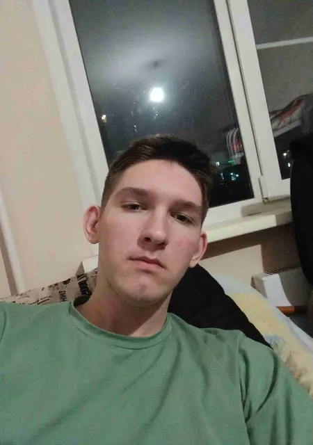 Я Саша, 21, из Кемерово, ищу знакомство для приятного времяпровождения