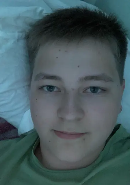 Я Александр, 18, из Егорьевска, ищу знакомство для постоянных отношений