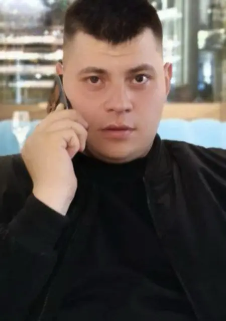 Я Александр, 27, из Москвы, ищу знакомство для приятного времяпровождения