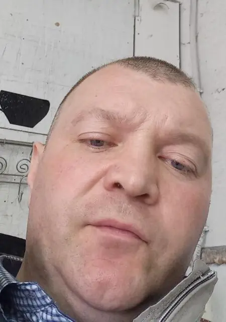 Я Саня, 38, из Ижевска, ищу знакомство для приятного времяпровождения