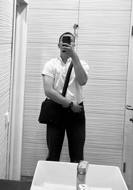 Я Vadyyy, 18, из Москвы, ищу знакомство для приятного времяпровождения