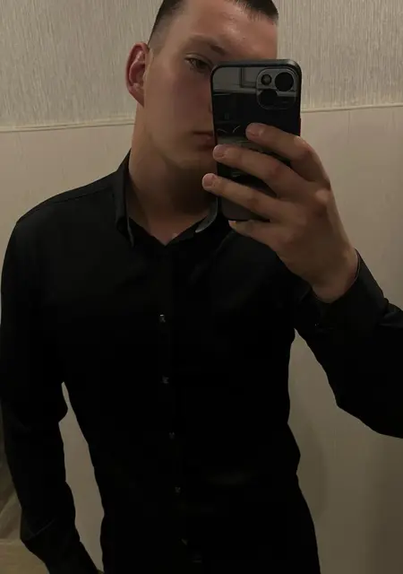 Я Ярослав, 20, знакомлюсь для приятного времяпровождения в Санкт-Петербурге