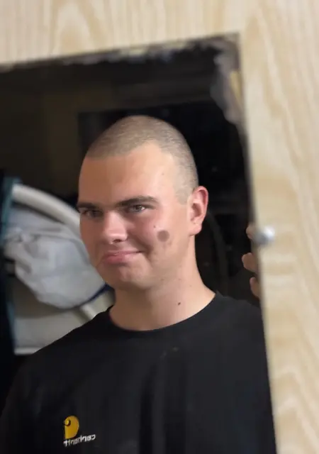 Кирилл из Новороссийска, ищу на сайте знакомства на одну ночь