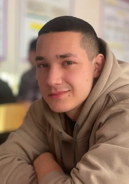 Я Никита, 19, из Москвы, ищу знакомство для постоянных отношений