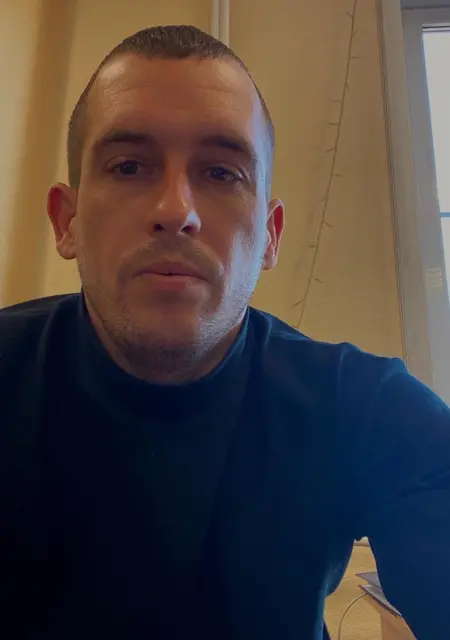 Виктор из Санкт-Петербурга, ищу на сайте общение