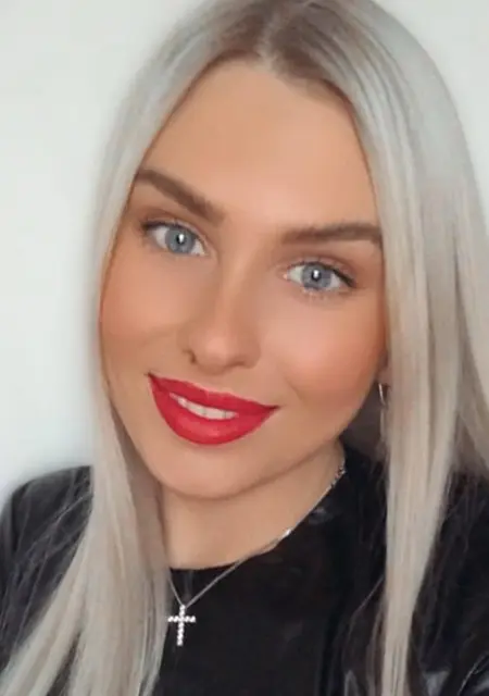 Я Вики, 26, знакомлюсь для вирта в Санкт-Петербурге