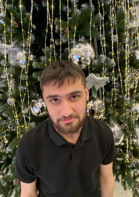 Я Амир, 22, из Москвы, ищу знакомство для общения