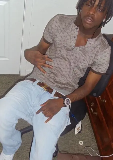 Марк из Магадана, мне 19, познакомлюсь на одну ночь