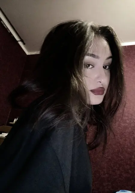 Я Настя, 18, из Астрахани, ищу знакомства на одну ночь