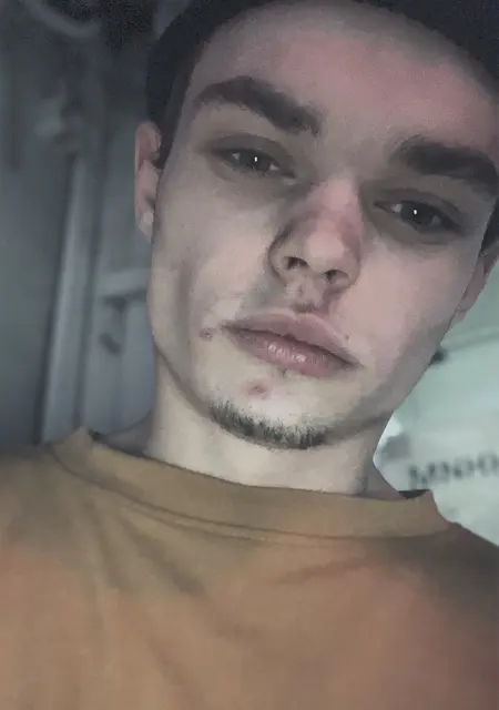 Максим из Брянска, ищу на сайте знакомства на одну ночь