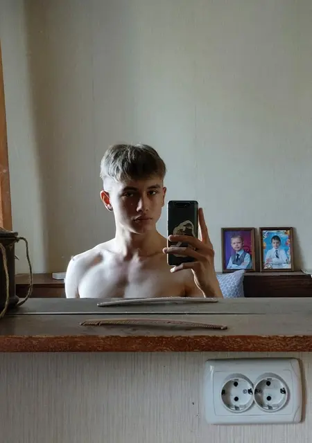 Иван из Иглина, мне 20, познакомлюсь на одну ночь