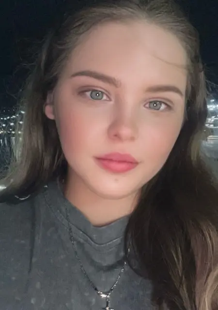 Я Алина, 25, из Москвы, ищу знакомства на одну ночь