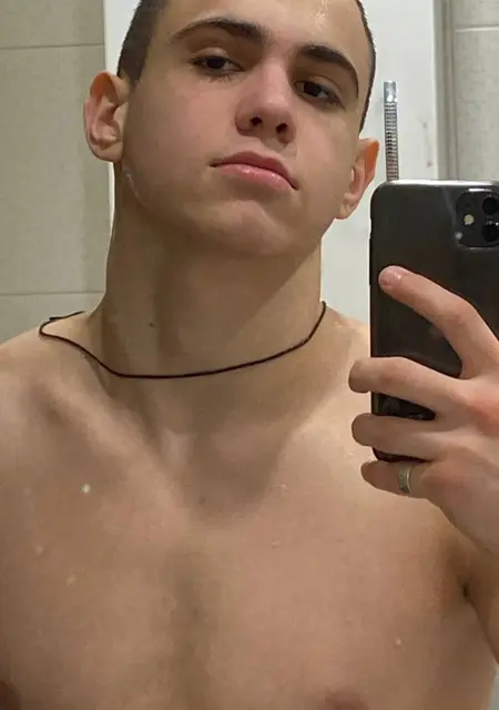 Alex из Пятигорска, мне 25, познакомлюсь без обязательств