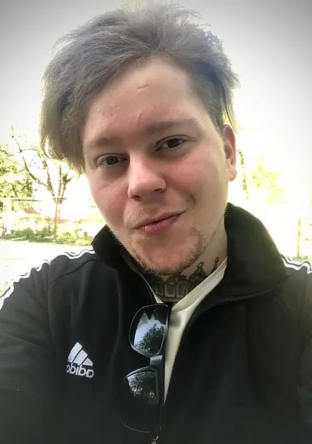 Алексей из Кимр, ищу на сайте открытые отношения