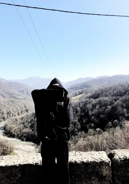 Ярослав из Сочи, мне 19, познакомлюсь для приятного времяпровождения