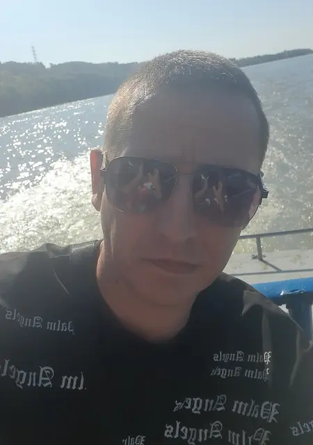 Димарик из Нижневартовска, ищу на сайте открытые отношения