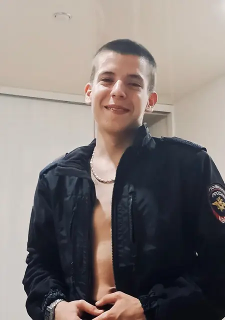 Я Александр, 21, знакомлюсь для постоянных отношений в Кургане