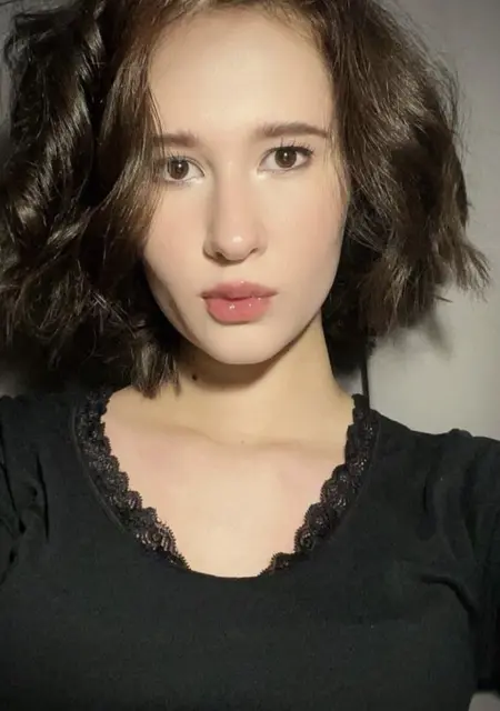 Я Софья, 20, знакомлюсь для открытые отношения в Новосибирске