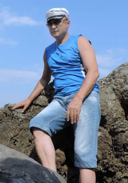 Я Сергей, 63, из Москвы, ищу знакомства на одну ночь