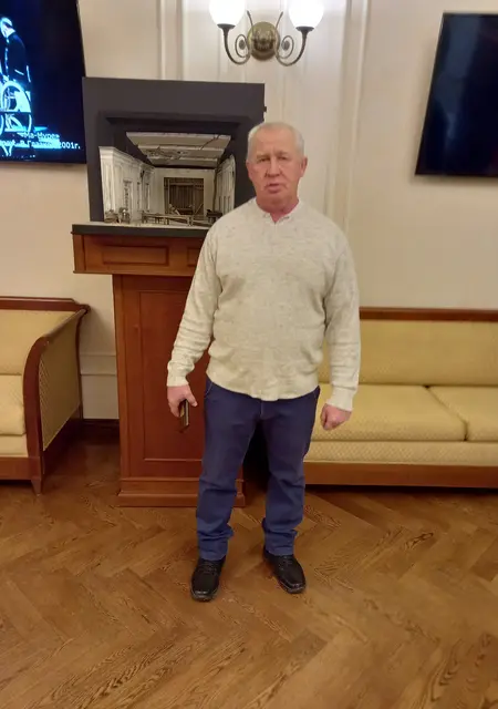 Я Александр, 59, знакомлюсь на одну ночь в Новосибирске