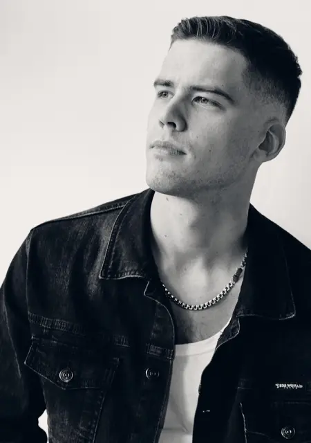 Я Vlad, 30, из Москвы, ищу знакомство для дружбы