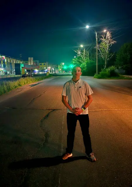 Я Владислав, 20, из Хабаровска, ищу знакомство для вирта