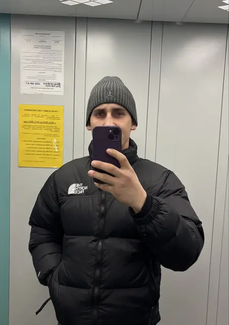 Я Илья, 22, из Челябинска, ищу знакомство для приятного времяпровождения