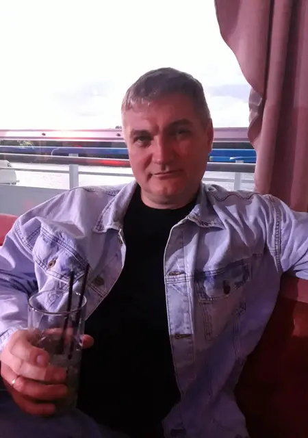 Андрей из Фролова, ищу на сайте знакомства на одну ночь