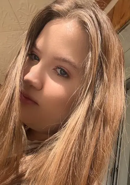 Я Alina, 20, из Кирова, ищу знакомство для постоянных отношений