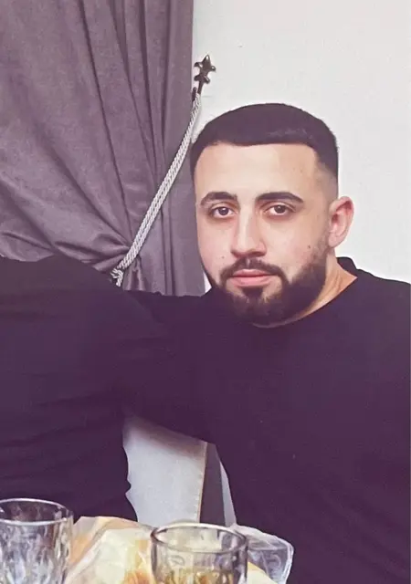 Микаел из Великих Лук, мне 24, познакомлюсь для приятного времяпровождения