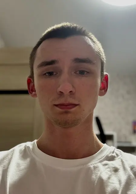 Кирилл из Новороссийска, мне 18, познакомлюсь для общения