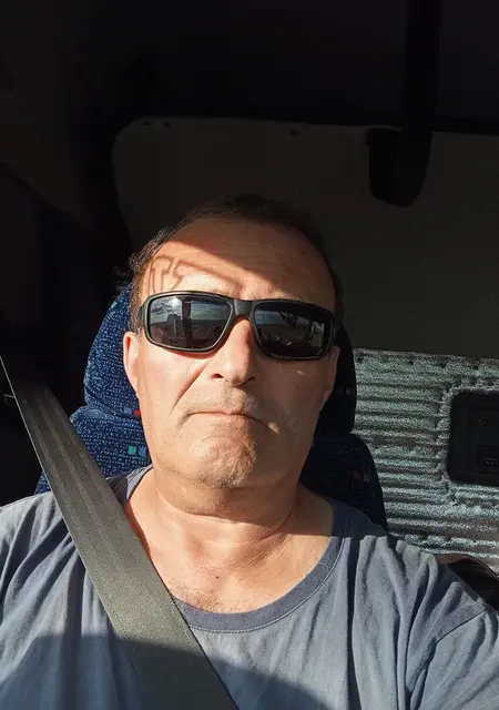 Александр из Самары, мне 53, познакомлюсь на одну ночь